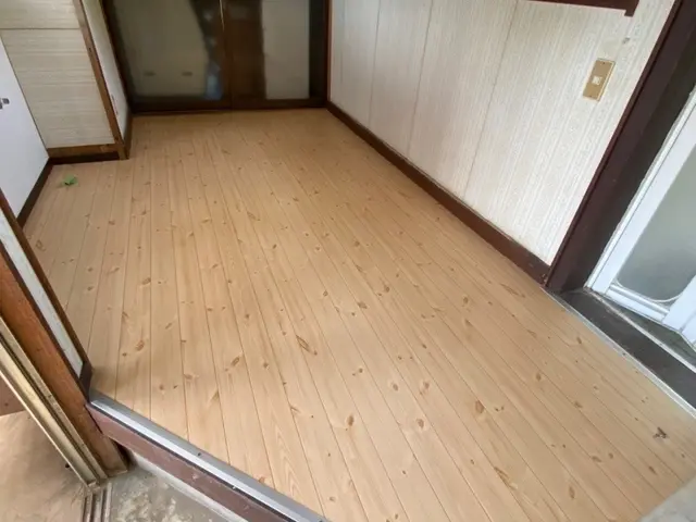 床を安くてキレイにお洒落にするには、クッションフロアーが最適です。サービスの画像