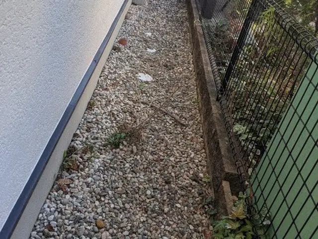 雑草で困っていませんか？お庭を綺麗にスッキリとしたい方、ご予約はお早めに。サービスの画像