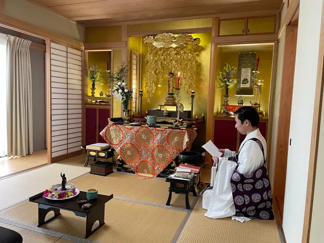 真宗大谷派の僧侶が真心を込めて法事をお勤めします。サービスの画像