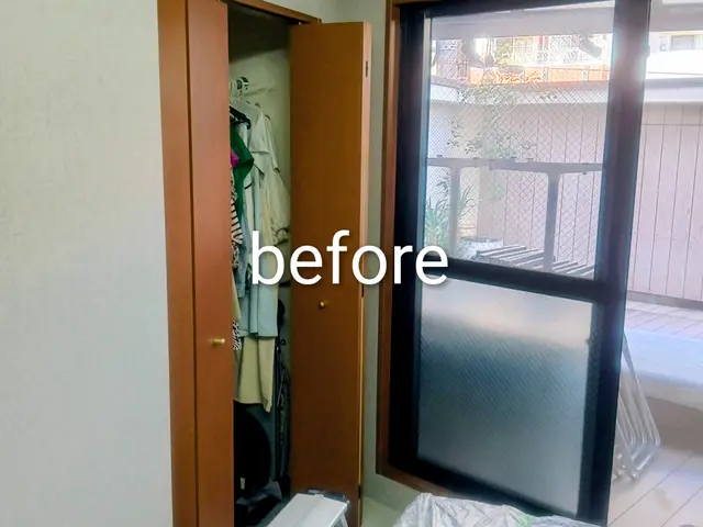 ★ドア穴や凹みを平らにしダイノックシートで一面張替えます！サービスの画像