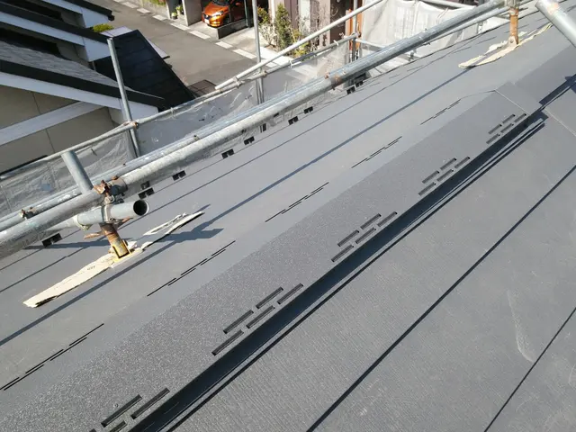 カバー工法も屋根に精通してます四ノ宮瓦にお任せ下さい！サービスの画像