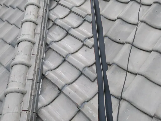 カバー工法も屋根に精通してます四ノ宮瓦にお任せ下さい！サービスの画像