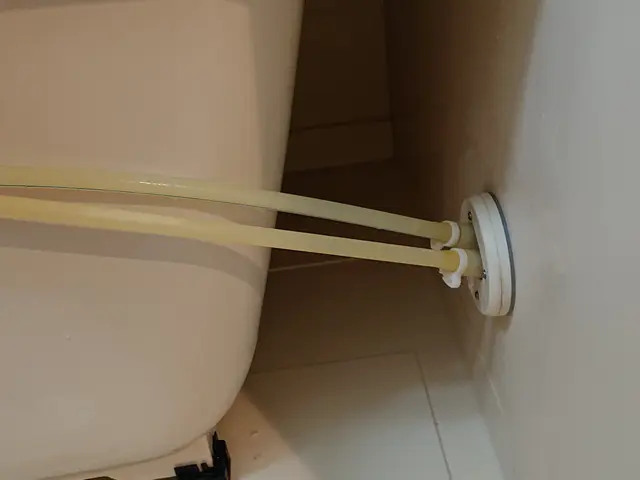 お写真の女性が長期休業になります。店長or店長とスタッフでのお伺いになります。サービスの画像