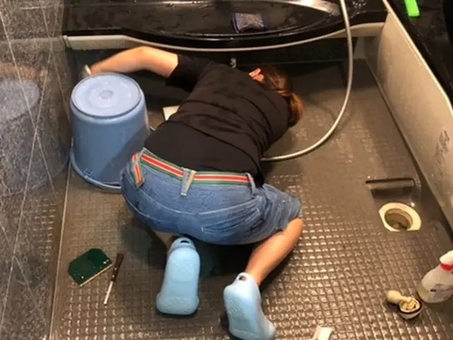 お写真の女性が長期休業になります。店長or店長とスタッフでのお伺いになります。サービスの画像