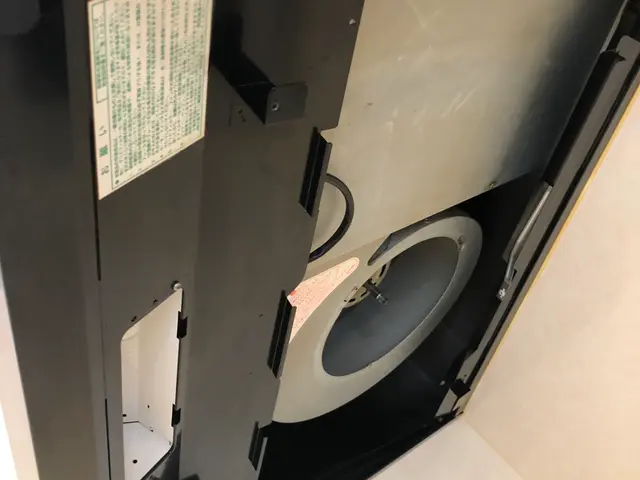 ファンの内側やファンも取り外してつけ置き洗浄をします。サービスの画像