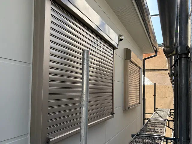 損害保険加入済みで安心！丁寧な作業と親切対応でお客様満足度を追求する出張施工サービスの画像