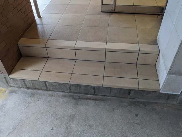 タイル貼り替え工事サービスの画像