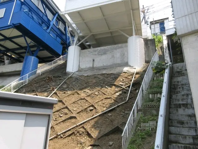 〈reGreen〉お庭や空き地の草刈りなら当社にお任せください！サービスの画像