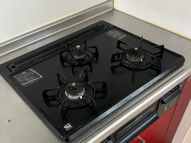 毎日使うキッチンをプロの技術と笑顔で清潔に！丁寧対応のキッチンクリーニングサービスの画像