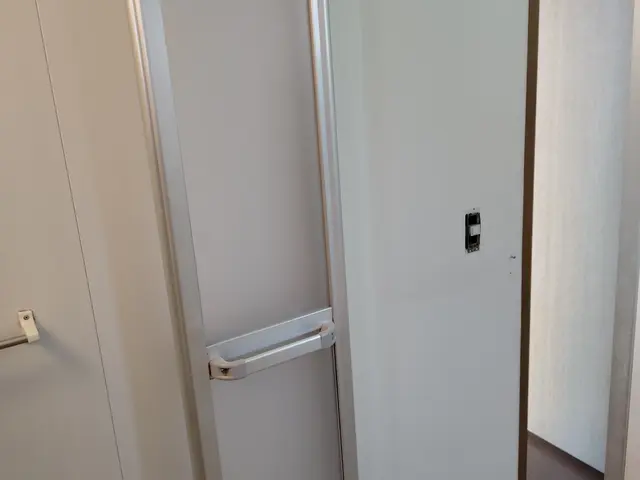 部屋のガラス交換も承ります☆まずはご相談ください！！サービスの画像