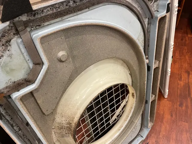 分解洗浄で内部の油、埃、カビ、ドレンホースの内部の汚れまで徹底洗浄♩サービスの画像