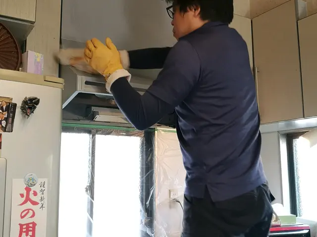 丁寧な作業と分解レベルが人気の理由！仕上げコートのサービス中。サービスの画像