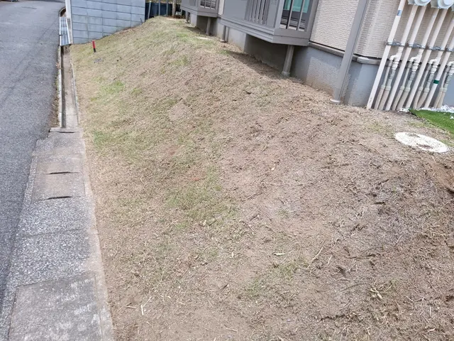 草刈り機でお庭を綺麗に！サービスの画像