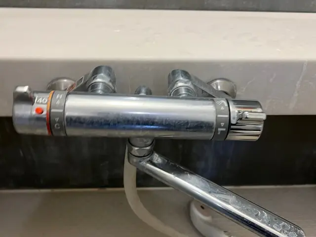 浴室水栓交換致します。2ハンドルからサーモスタット水栓に交換しませんか？サービスの画像