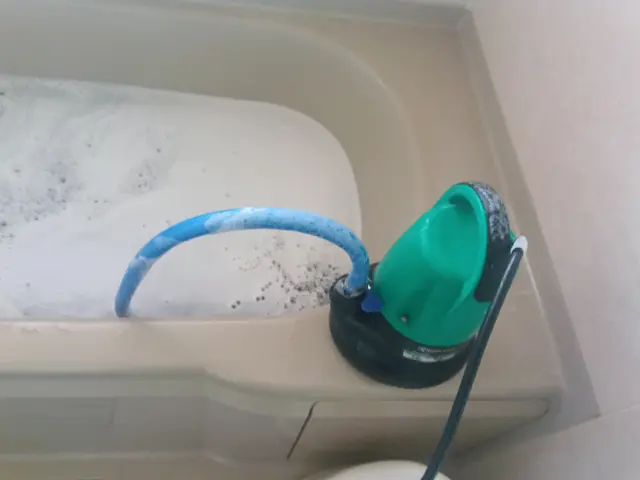 マイクロバブルで配管を傷めずきれいに！作業前後は検査実施！サービスの画像