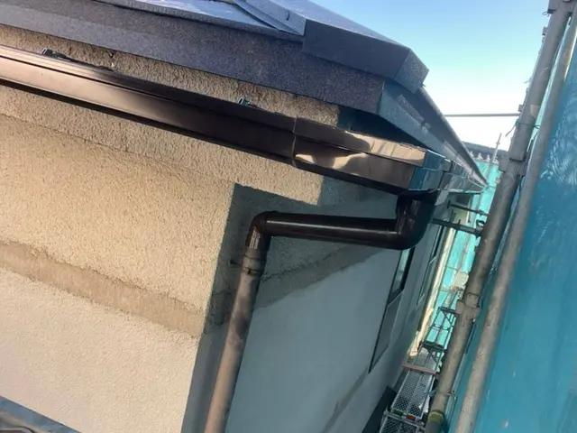 【年中無休】業歴25年の経験と実績があります！雨樋の事ならお任せください。サービスの画像