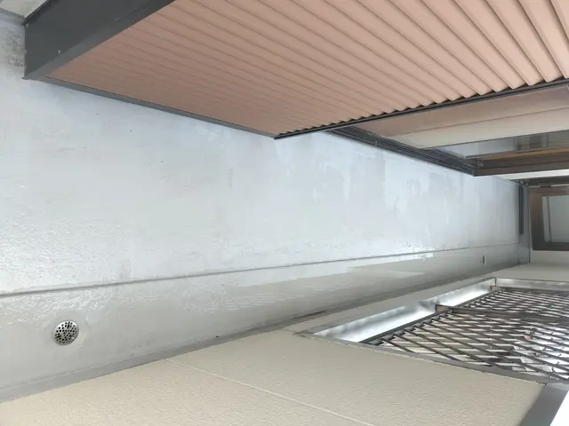 バルコニーを丁寧にお掃除させていただきますサービスの画像