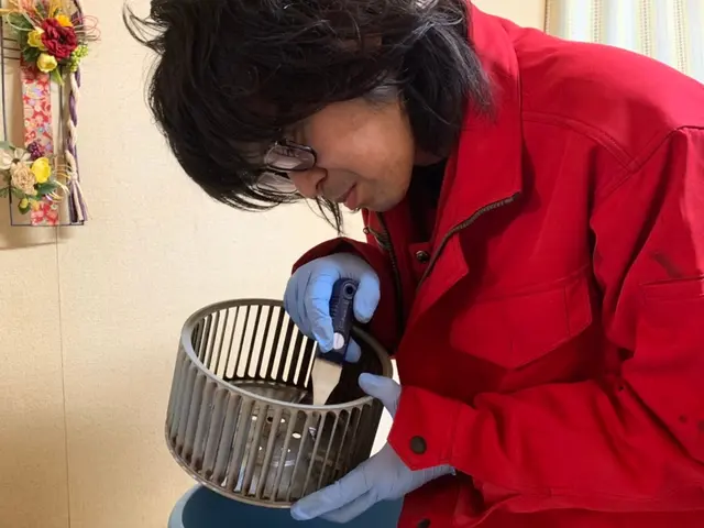 分解洗浄で内部の油汚れまでピカピカに！作業だけでなく接客もご満足頂けます♪サービスの画像