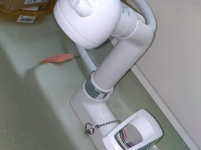 ネット等で購入した水栓器具取り替え致します。商品手配も可能です。サービスの画像