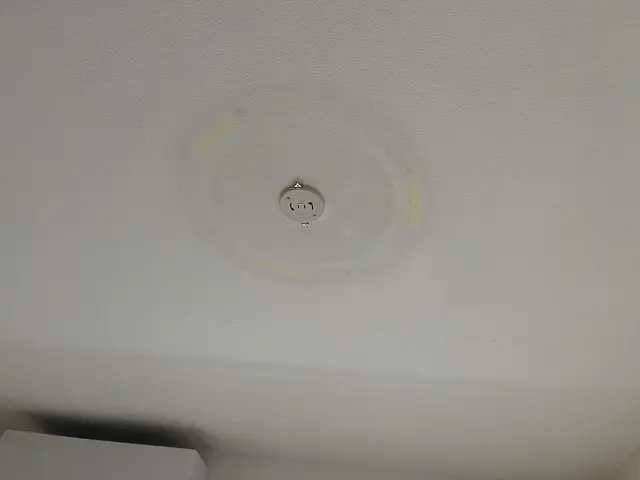 賃貸物件に大人気！壁紙クリーニング、クロスコート施工で張替えより安価でコスパ◎サービスの画像