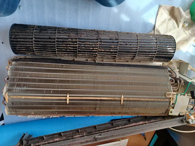 本当の完全分解洗浄は工事業者だから　可能なサービスです匂いや汚れが気になる方に◎サービスの画像