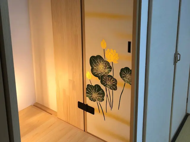 経験豊かな職人が全て自社で生産加工しております。両面貼りの場合はお得になります。サービスの画像