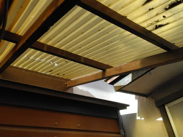 ベランダ、バルコニー、手すり、ウッドデッキなんでもご相談ください。高圧洗浄OK。サービスの画像