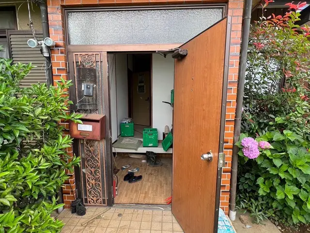 玄関ドア交換サービスの画像