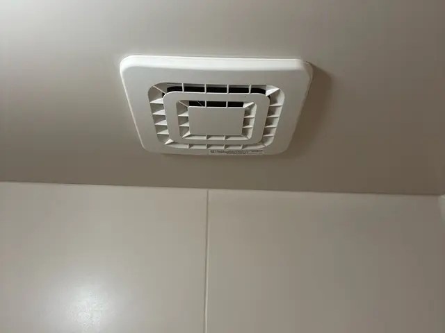 浴室の換気扇交換、新設。壁付けでも天井でもなんでもお任せ下さい！サービスの画像
