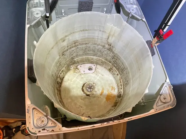 ▲カビ・黒カス汚れを徹底洗浄！縦型分解洗浄実績多数ございます！まるひろサービスの画像