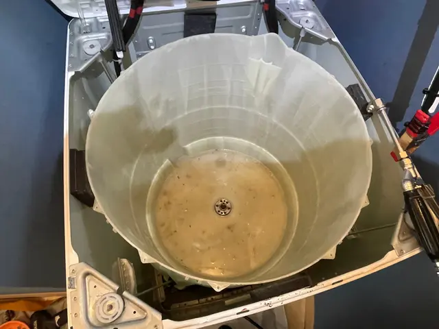 ▲カビ・黒カス汚れを徹底洗浄！縦型分解洗浄実績多数ございます！まるひろサービスの画像