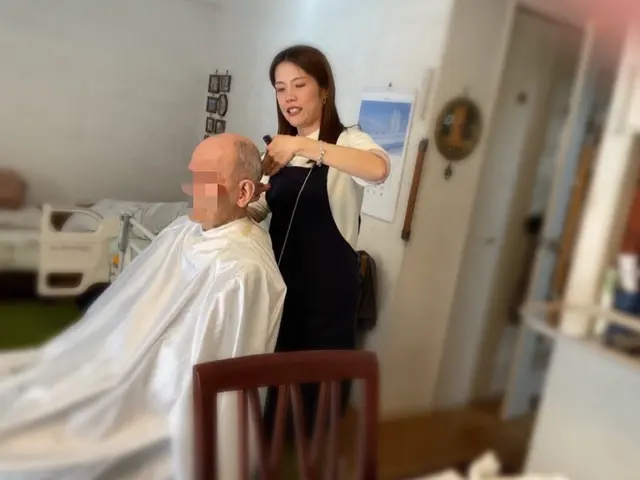 《介護初任者研修＆福祉美容師》の資格有。ご自宅への出張をしていますサービスの画像