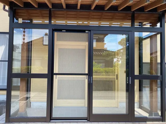 【返信最速】新規出店！全て自社施工◎地元高岡市の職人です！網戸の張替えは私まで！サービスの画像