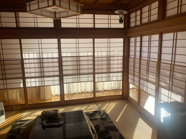 長年の経験と知識でご満足頂けるサービスを提供いたします。障子専門店サービスの画像