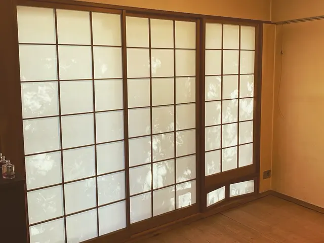 長年の経験と知識でご満足頂けるサービスを提供いたします。障子専門店サービスの画像