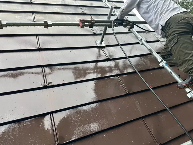 トタン屋根塗装工事サービスの画像