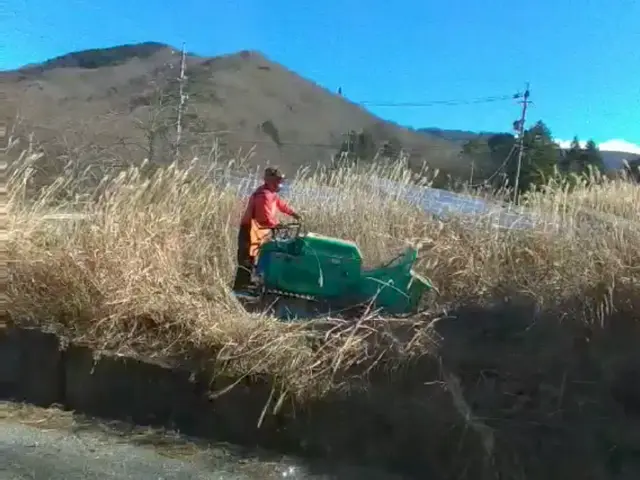 草刈まさお・大型ハンマーナイフモア・１時間で１０００㎡～なんて信じられます？サービスの画像