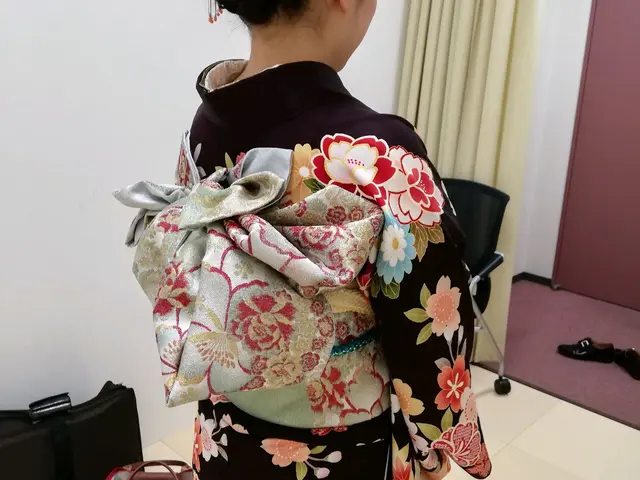 着崩れせず、楽なお着付をさせて頂いてます。ヘアセット込み、国家技能検定着付1級。