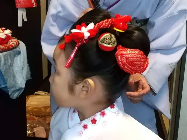 着崩れせず、楽なお着付をさせて頂いてます。ヘアセット込み、国家技能検定着付1級。