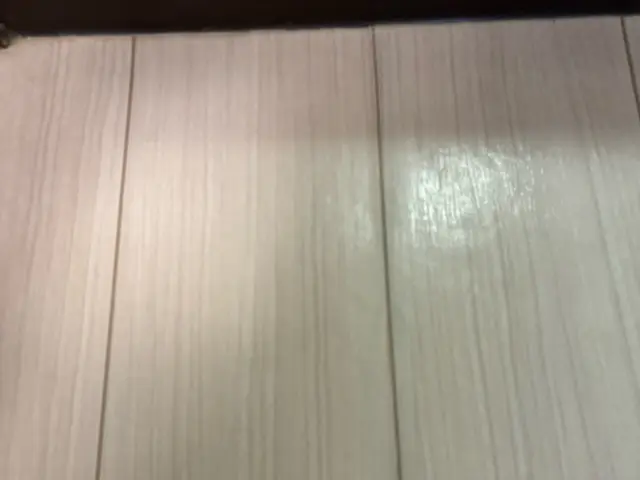 フローリング！建具！アルミ！お引越しなどで傷ついた補修お任せ下さい。サービスの画像