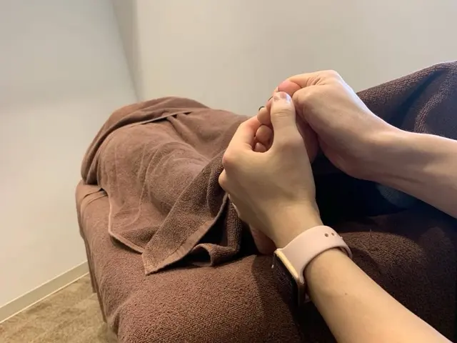 オフィス・グループ対応◎頑固な肩こりや腰痛持ちの方のもみほぐし【フットケアも可】サービスの画像