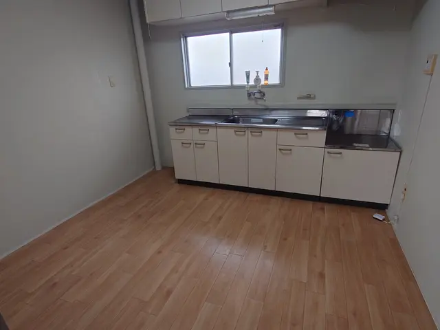 思い立ったらすぐに連絡下さい！損害保険加入で安心の丁寧作業！女性スタッフ常駐！サービスの画像