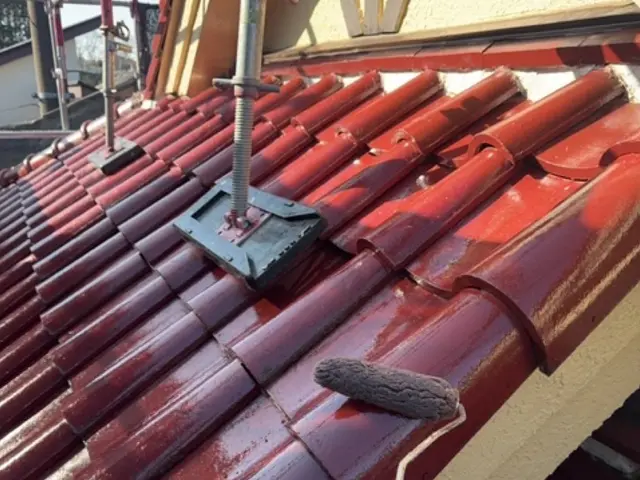 ・セメント瓦塗装 | 長持ち20年を目指す屋根メンテナンスサービスの画像