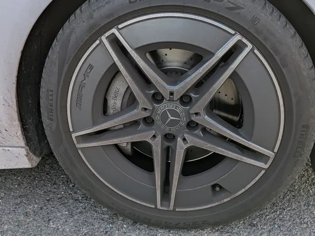 ​「純水×特殊溶剤×技術が生み出す、深淵の艶。愛車を、買ったあの日以上の感動へサービスの画像