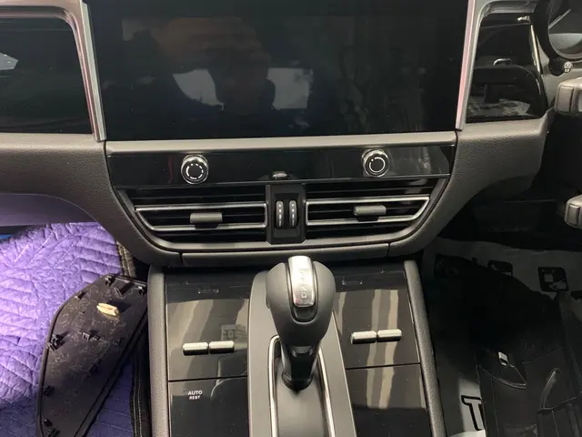 ネット購入品もお安く取付け◇自動車検査員、2級整備資格◇取付はお任せ下さい★サービスの画像