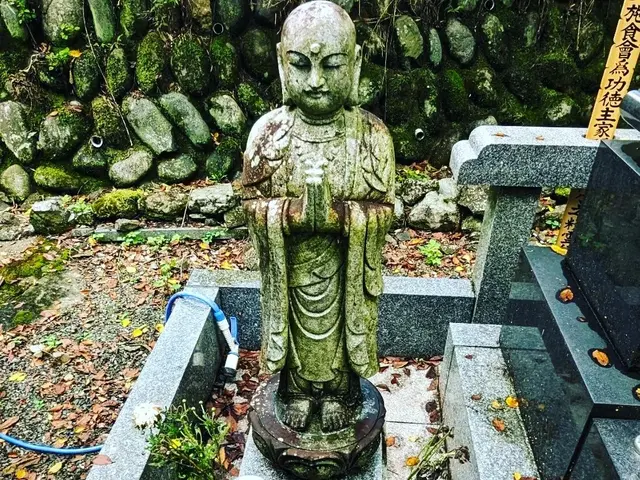 《墓石クリーニング》お値打ち価格にてお墓を真心こめて徹底洗浄！！サービスの画像