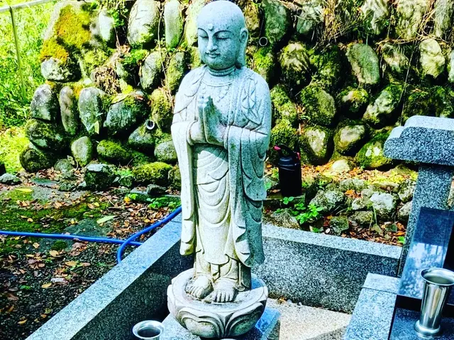 《墓石クリーニング》お値打ち価格にてお墓を真心こめて徹底洗浄！！サービスの画像