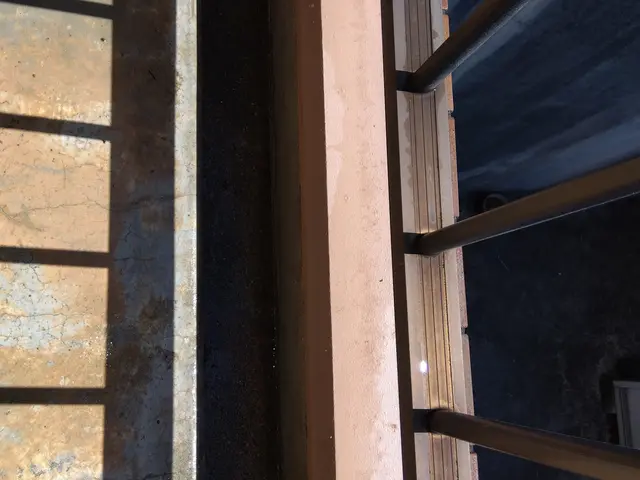 高圧洗浄使用して汚れたバルコニーをキレイに！サービスの画像