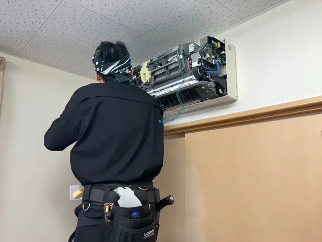 若さと真心で地元鳥取に貢献、エアコンを蘇らせる！エアコン清掃一生懸命頑張ります！サービスの画像