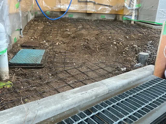 外構工事　駐車場土間、庭の土間のコンクリート施工　ガレージハウスプレハブ組立可能サービスの画像